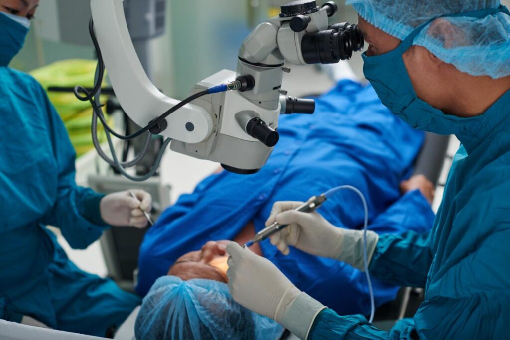 How to Choose An Expert Surgeon for Your LASIK Eye Surgery